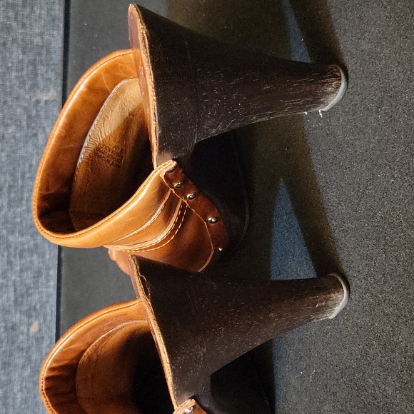 Michaell Kors| Clogs Size 10 - Picture 7 of 8